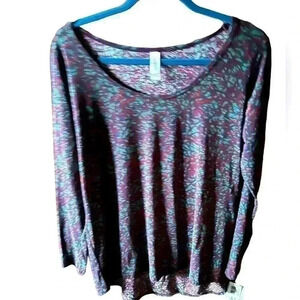 Lularoe‎ XL green, rust long sleeve Lynnae t shirt. Hi /lo hem . NWT .